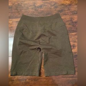 Alphalete amplify biker shorts